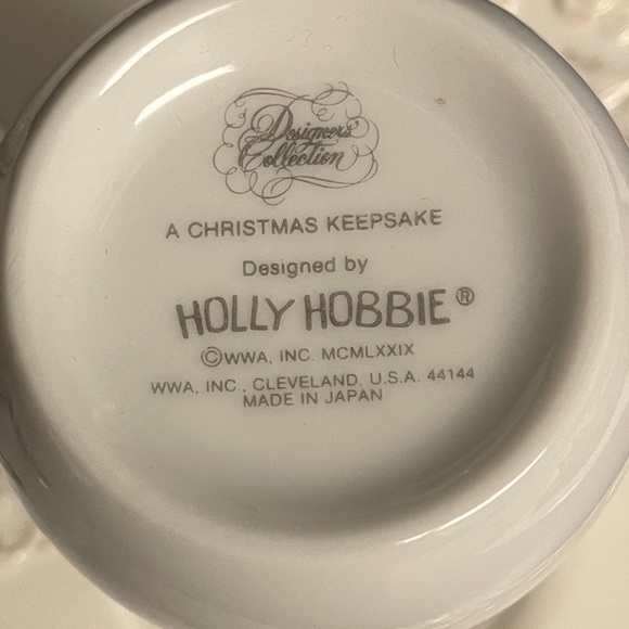 Designer's Collection by HOLLY HOBBY set of Tea / Coffee Mugs Christmas Keepsake - Picture 5 of 8